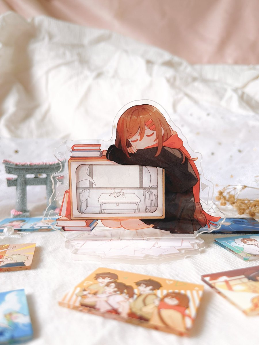 Happy Daze Con everyone! 

Ive put my ayano standee and ene slider charm on preorder so congoers can get a chance to buy them >< 

POs end when the con ends so do be fast!
