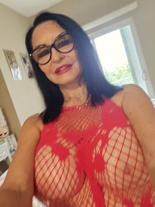 Watch Rita Daniels's leaked NSFW photo on TwXstars