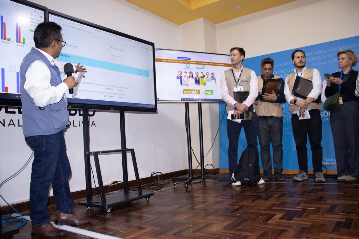 📍#LaPaz | Se realizó la presentación del primer Centro de Monitoreo de Derechos Humanos con alcance nacional, que contará con la participación y apoyo de aproximadamente 1.000 observadores entre voluntarios y servidores defensoriales que estarán distribuidos en todo el país.
1/2