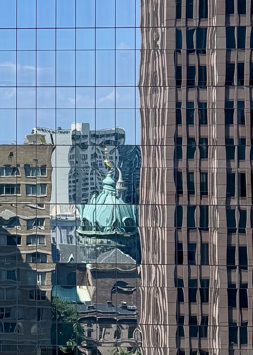 Speculum.
#Gallery365in2025DailyPrompt 
#Gallery365in2025
⁦<a href="/Gallery365photo/">Gallery365photo</a>⁩