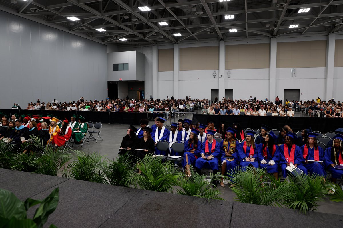 vbschools's tweet photo. π π Congratulations, #VBCPSClassof2025 summer graduates! You did it! Good luck with your next chapter... we can't wait to see what you do! π€©
#VBCPSProud #VBCPSGRAD #ClassOf2025 https://t.co/lCve5hn0T0