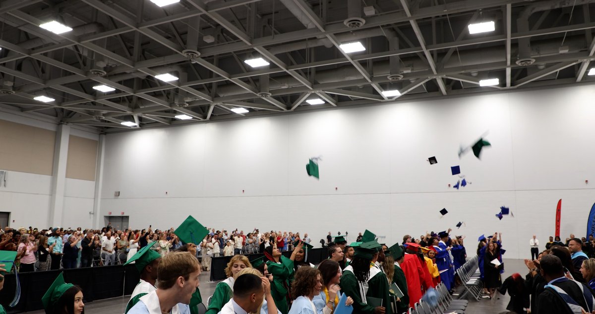 vbschools's tweet photo. π π Congratulations, #VBCPSClassof2025 summer graduates! You did it! Good luck with your next chapter... we can't wait to see what you do! π€©
#VBCPSProud #VBCPSGRAD #ClassOf2025 https://t.co/lCve5hn0T0