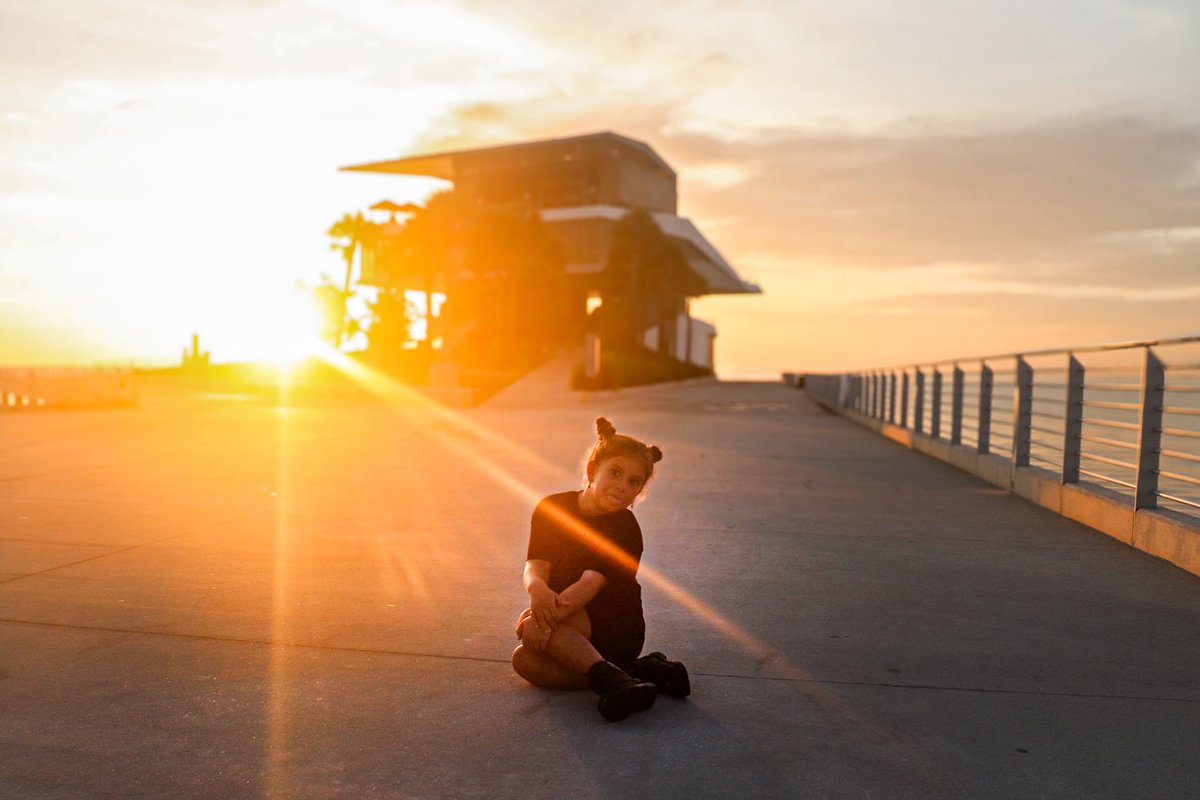 StPetePier's tweet photo. A sunrise, a quiet moment, and a little reminder of how beautiful mornings can be. 🌅💛
📸: rach.dudding https://t.co/t2OkSxI5ug