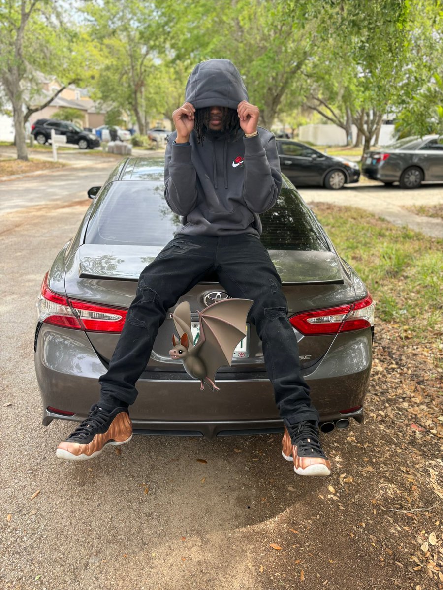 FkLubo's tweet photo. Somwhere goin crazy i jus let my mind roam https://t.co/VptN4IDB3l