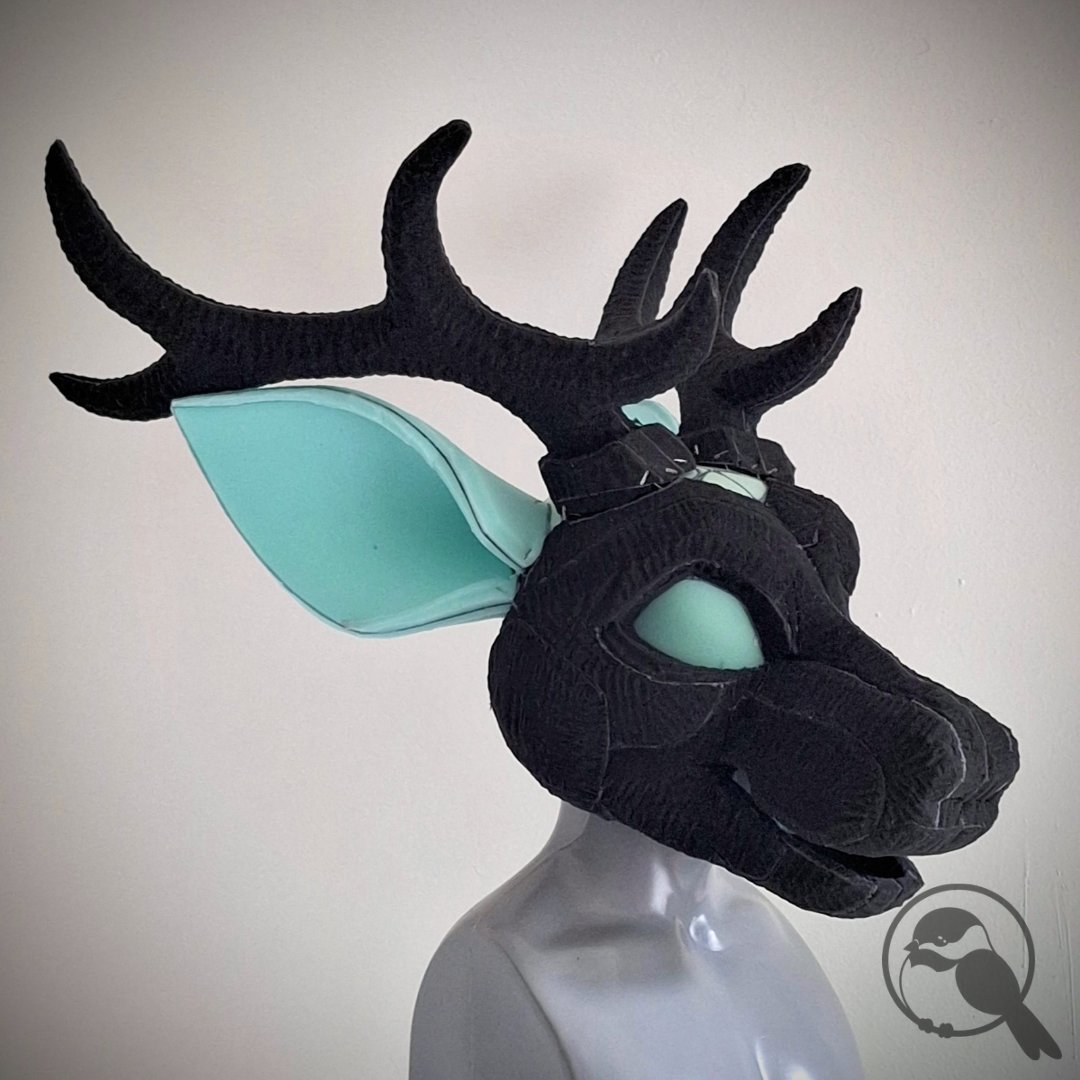 chickaspree's tweet photo. This deer headbase was made for @NU_M00N . These antlers were a whole journey, but the end result turned out so cool!
#fursuit #furry #headbase #fursuitbase #furryheadbase #fursuitmaker #deer https://t.co/avWByqOaKi