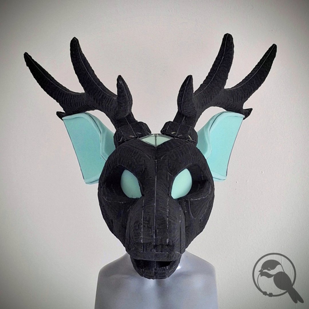 chickaspree's tweet photo. This deer headbase was made for @NU_M00N . These antlers were a whole journey, but the end result turned out so cool!
#fursuit #furry #headbase #fursuitbase #furryheadbase #fursuitmaker #deer https://t.co/avWByqOaKi