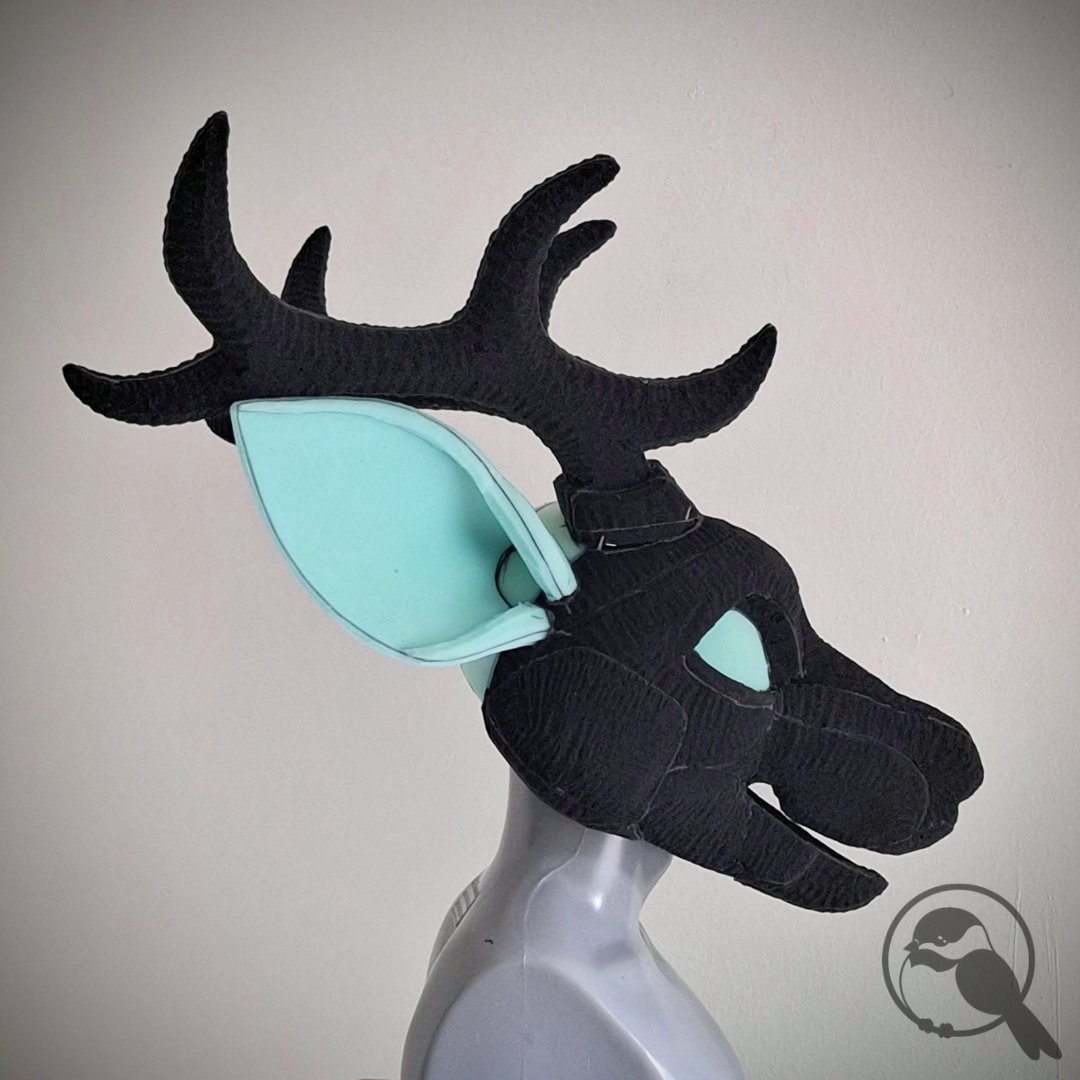 chickaspree's tweet photo. This deer headbase was made for @NU_M00N . These antlers were a whole journey, but the end result turned out so cool!
#fursuit #furry #headbase #fursuitbase #furryheadbase #fursuitmaker #deer https://t.co/avWByqOaKi