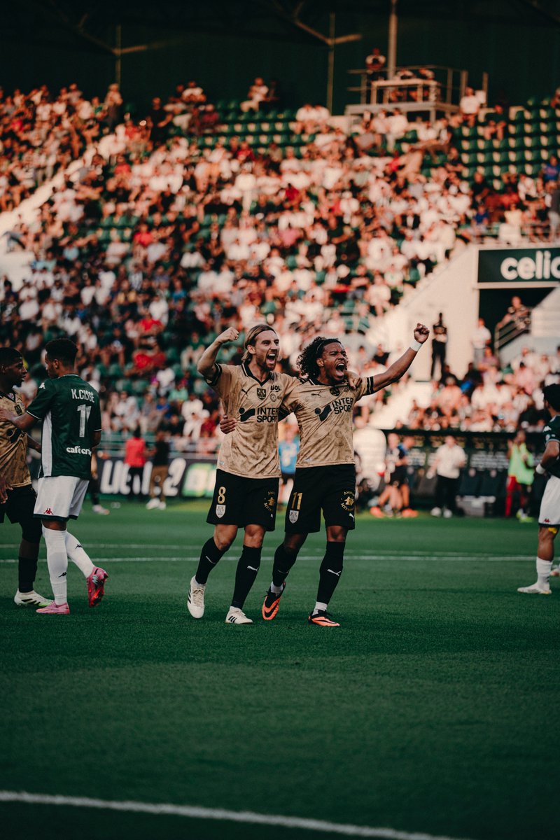 📸 ⚽️ 𝐔𝐧𝐞 𝐩𝐚𝐬𝐬𝐞, 𝐮𝐧 𝐛𝐮𝐭.

Victor Lobry pour Teddy Averlant, et l’ASC ouvre le score ! #REDASC