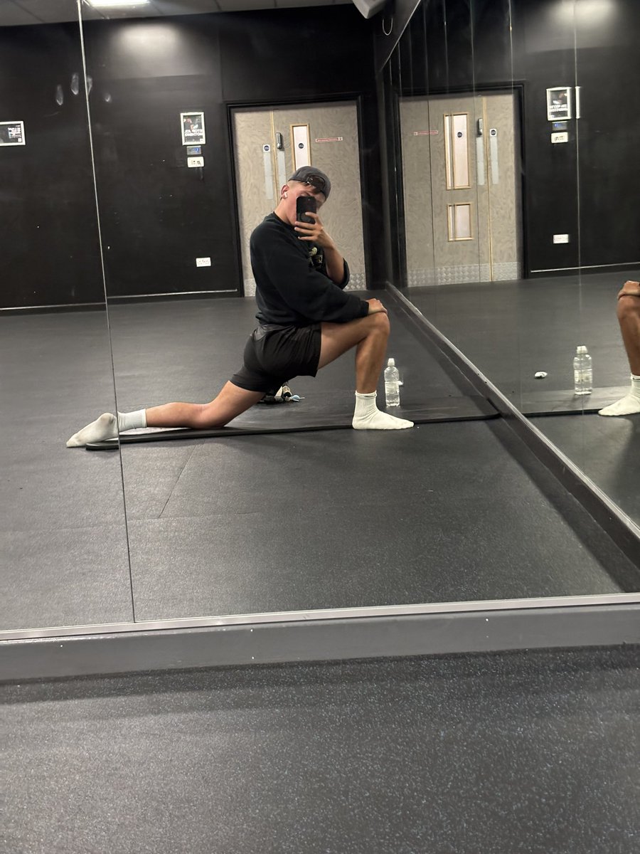 St__2005's tweet photo. Daily stretch !!!!! https://t.co/bnoWaVYfgQ