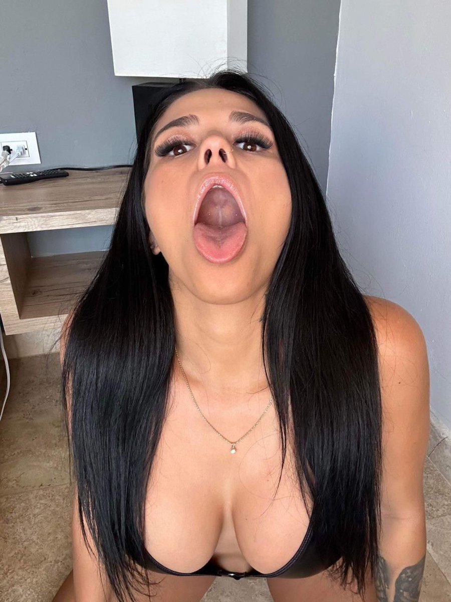 yourfavoriteemi's tweet photo. Fill me up ! 💦 https://t.co/rFbtK3eZcE
