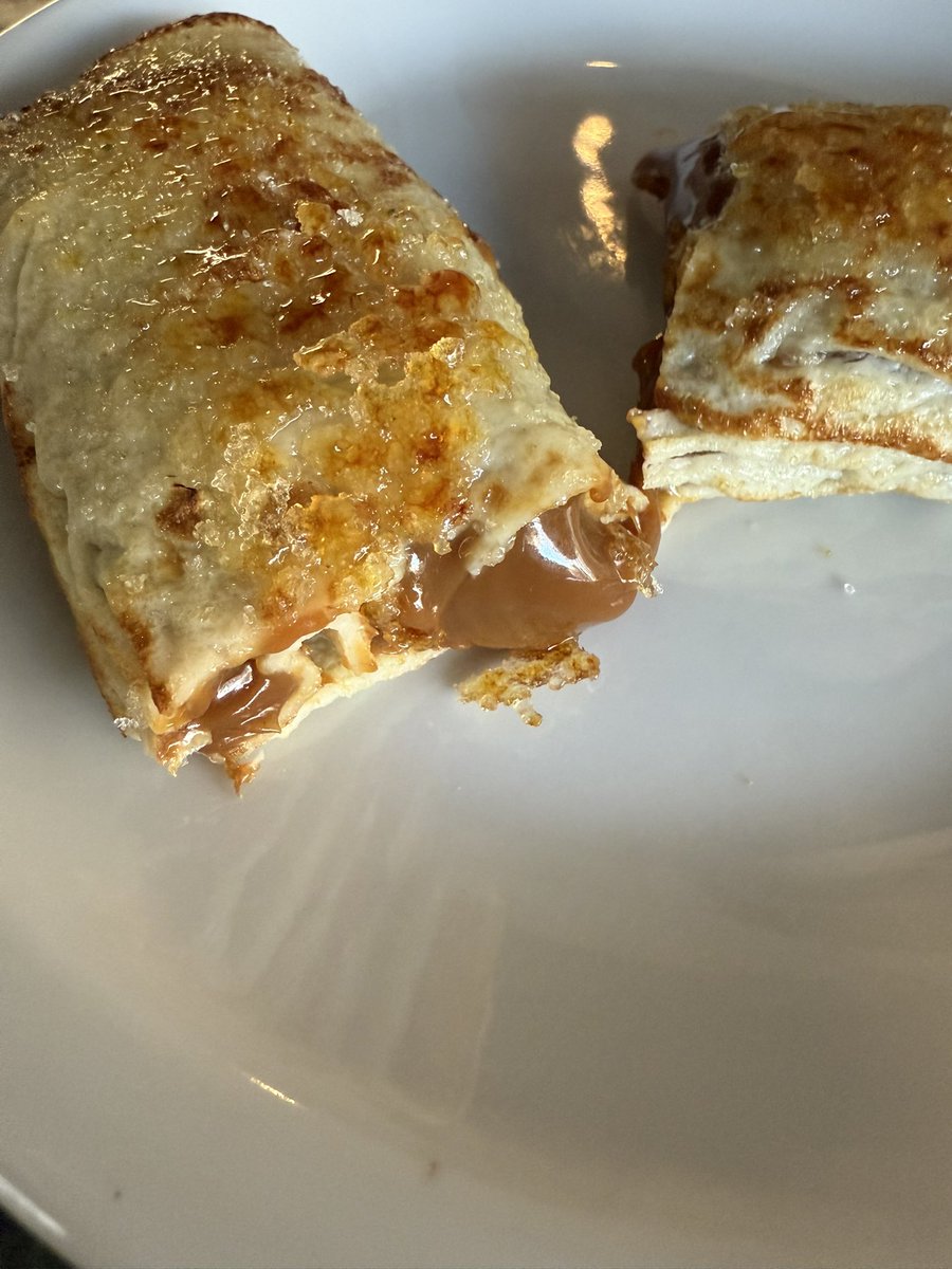 GiDavidswright's tweet photo. Condarco, bodegón 10/10. Tortilla de papas como hace años no comía, milanesas con puré pero puré de verdad. Goulash delicioso. Panqueque con dulce de leche perfecto. Precios buenísimos! Vamos a volver con nuestros hijos. https://t.co/4fvwZQxk6X
