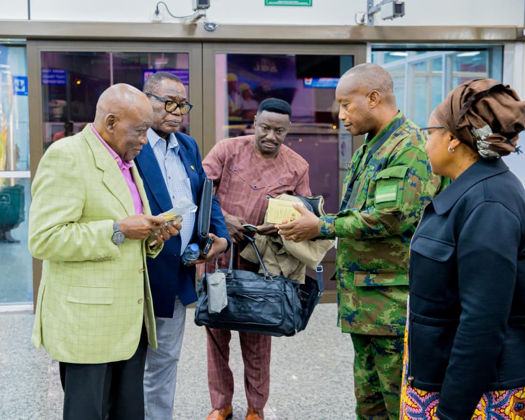 Bamwe mu basirikare bahoze mu Ngabo za MINUAR zari ziri mu butumwa bw’amahoro bwa Loni mu Rwanda mu gihe cya Jenoside yakorewe Abatutsi mu 1994, basuye u Rwanda. 

Mu gihe hari ibihugu byahisemo gucyura abasirikare babyo birimo u Bubiligi, bagasiga Abatutsi bicwa, hari bamwe mu