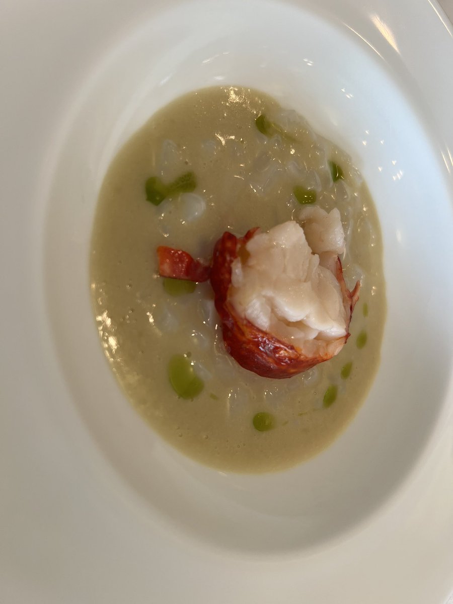 Si hoy es 15 , esto es <a href="/NeruaGBilbao/">Nerua G Bilbao</a> y la fiesta  del Chipirón, con su piel inmaculada señal que es de Potera, cosa rara hoy dia,pues aunque te digan otra cosa,casi todos son de Arrastre con la piel rota y sin su tinta.Y de propina Tortilla de Vieiras y “Risotto” de  Calamar.Ahh!