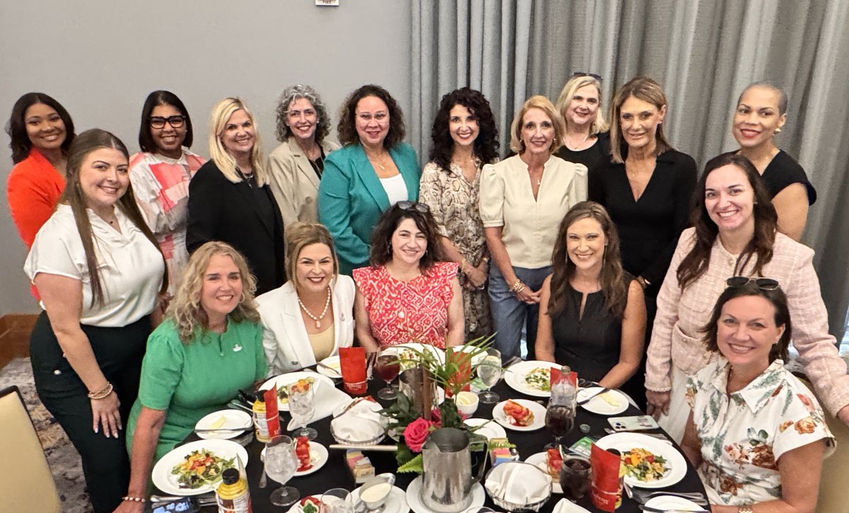 Julie Stokes tweet media