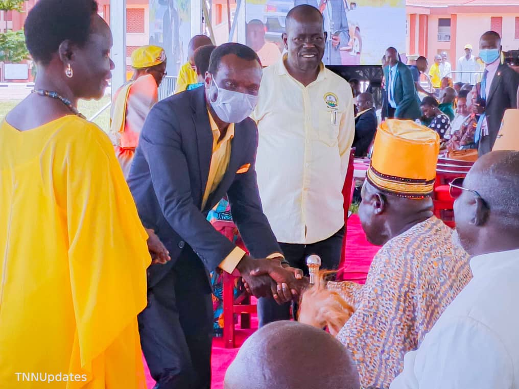 🐂 ITESO MEETING THE PRESIDENT IN SOROTI. HOPE IN ACTION 🐂

At the President’s consultative meeting on cattle compensation for the Iteso, community leaders warmly welcomed David Calvin Echodu, a steadfast champion of this cause for over a decade.

Their joy was clear, their hope