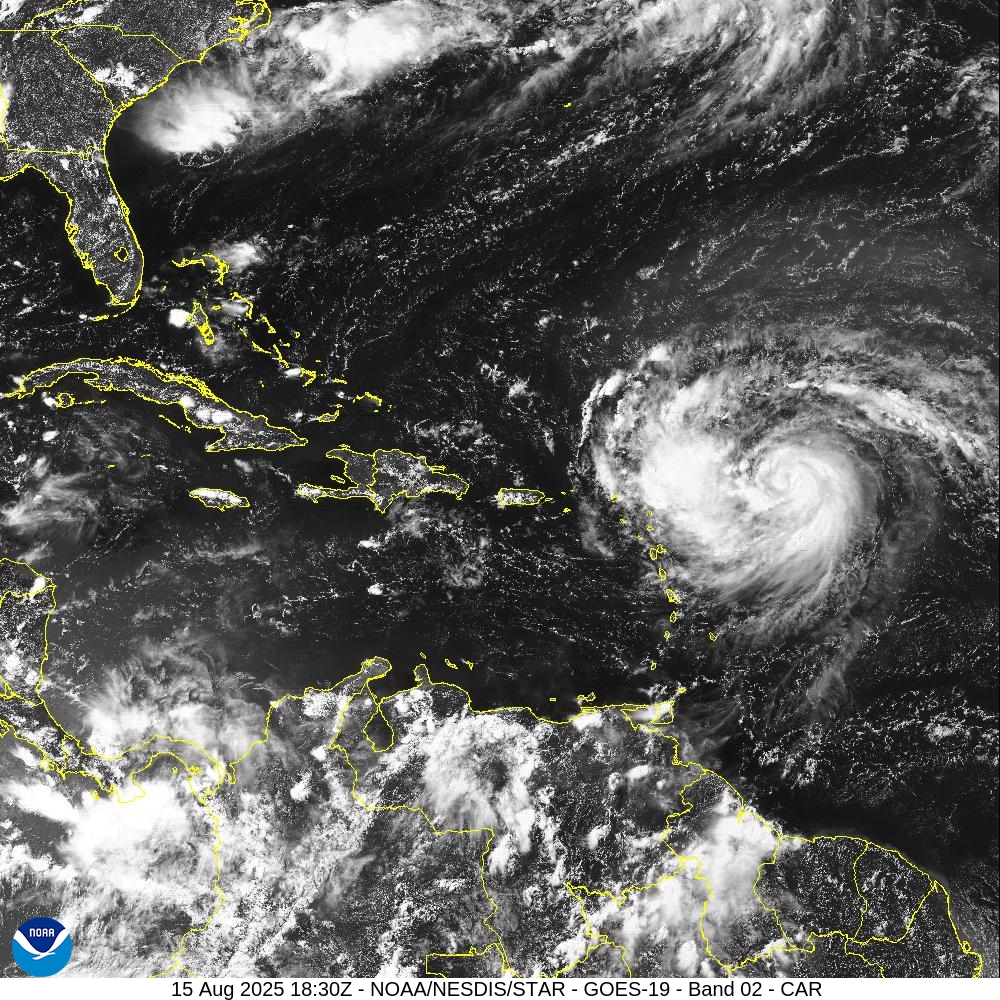 #Erin, primeiro furacão da temporada no Atlântico! No momento, categoria 1, com ventos de 121 km/h e pressão central de 993 hPa. Até segunda, previsão de chegar a categoria 3 ou 4!!