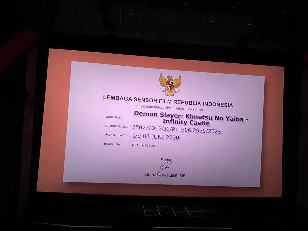 Agak kecewa ya udah di bela2in Booking tiket jauh hari biar dapat kursi bagus, eh -4 jam baru ngabarin kalau dia nggak bisa

21.00 doi update story sedang nonton   Film yang sama di jam dan tempat yang sangat berdekatan 😌
:
Gua di maxxbox
Dia di Supermall