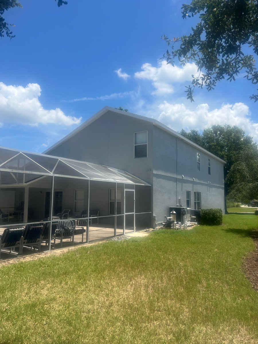 kbradyusa's tweet photo. Closed and sold… very happy Friday all. I love working with these sellers.. not the first house we have sold together. Now to look for my next listing..who needs a house sold, bought or investment needs #irishamerican #kellerwilliamsrealty #disneyworld  #florida #realestatesales https://t.co/ucifGRpgFz