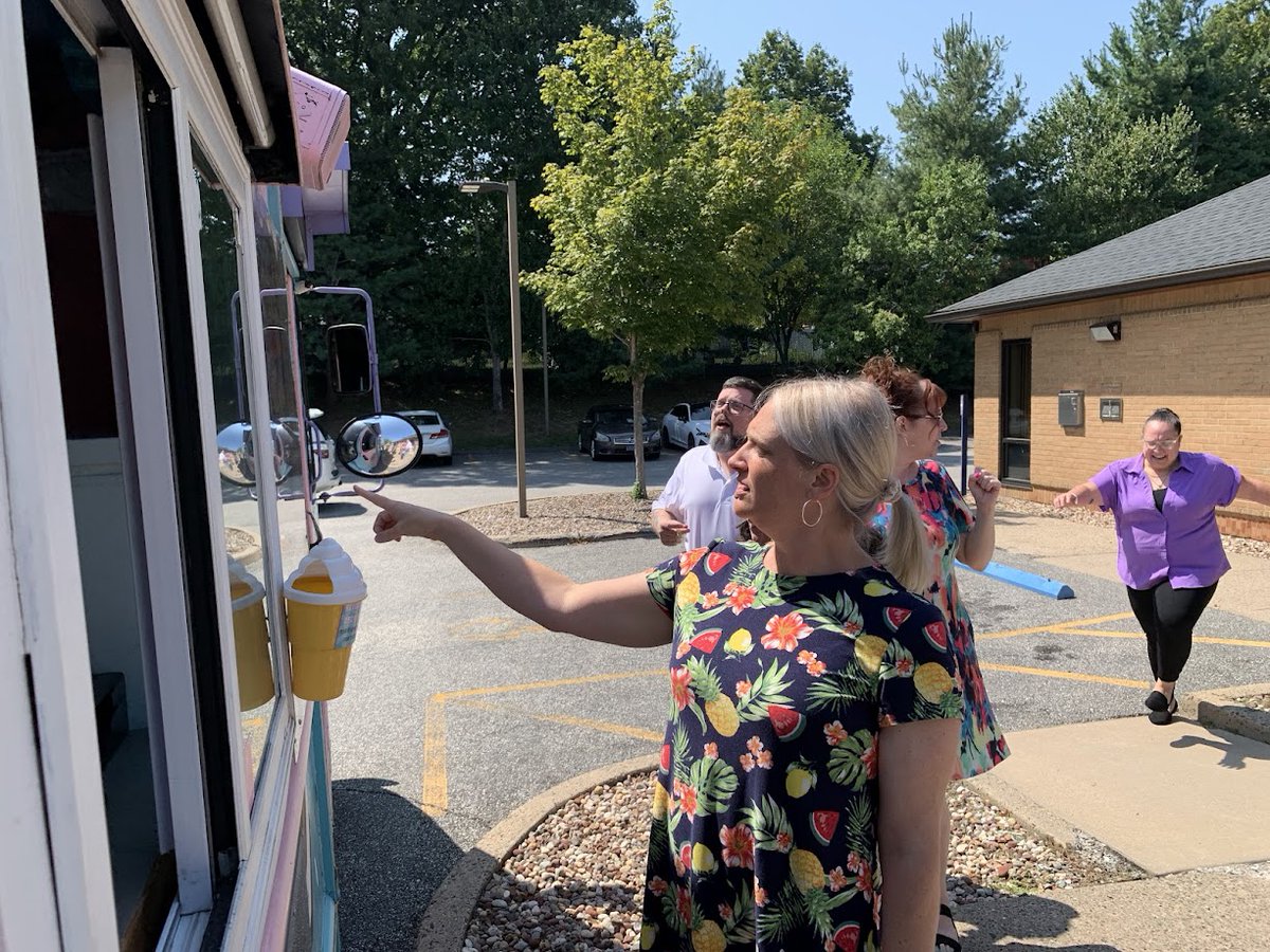 DutchPointCU's tweet image. From drumsticks to ice cream sandwiches, our corporate office took a delicious trip down memory lane today w/ a visit from the ice cream truck! Every bite was a tasty reminder that taking time to connect, laugh, and share a treat keeps our team on point.
#SweetTeam #DutchPointCU