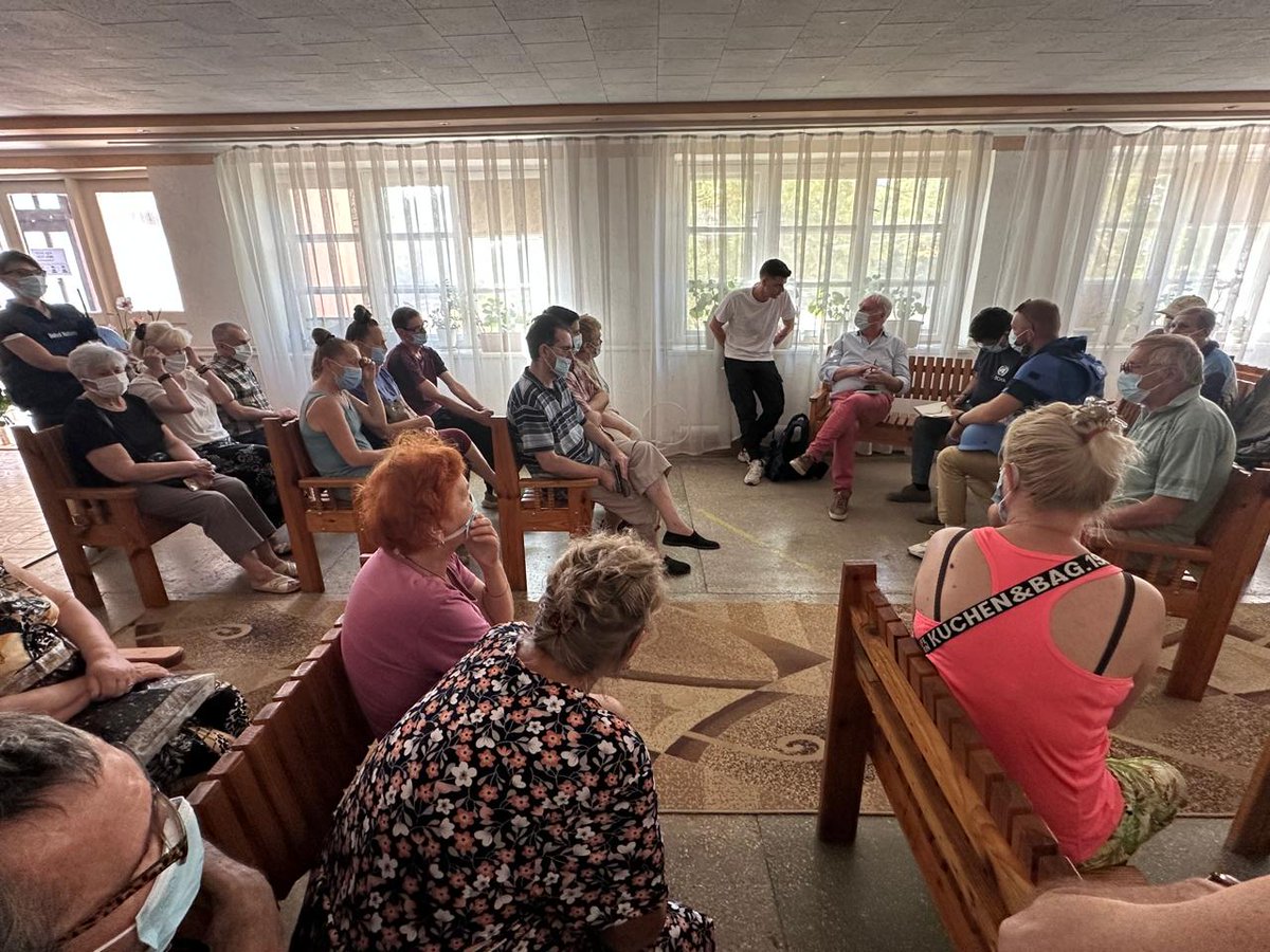 Visiting #Kherson 1 year after arriving in #Ukraine, I remain deeply moved by courage &amp; dedication of <a href="/OCHA_Ukraine/">OCHA Ukraine</a> <a href="/UN_Ukraine/">UN Ukraine</a> local partners &amp; authorities. People of Kherson face daily 🇷🇺 attacks &amp;  disruption of life.

Our support for those in acute need must never waver!