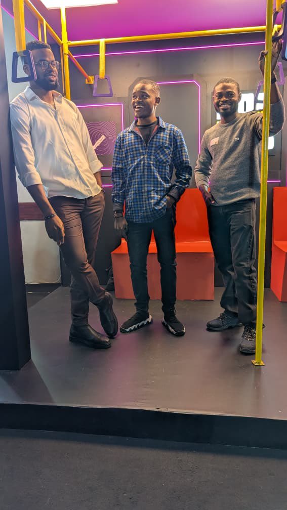 maaziEmeka tweet media