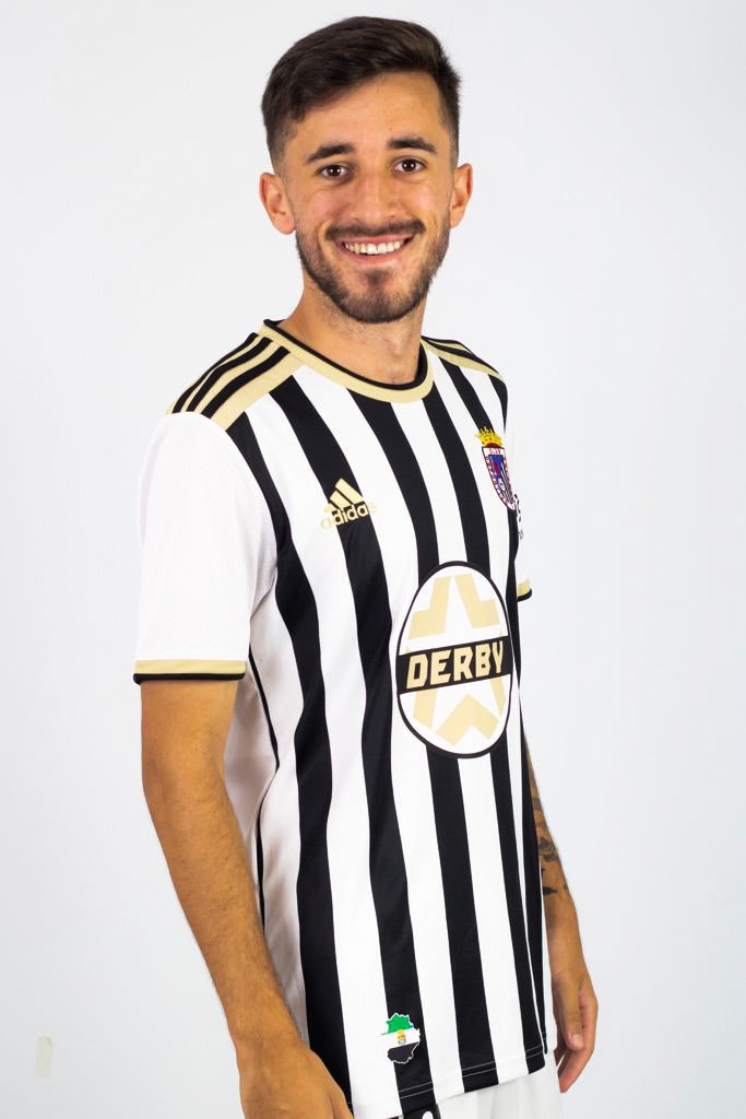 Un orgullo haberte defendido. 
Felices 120 años🤍🖤
@cdbadajoz