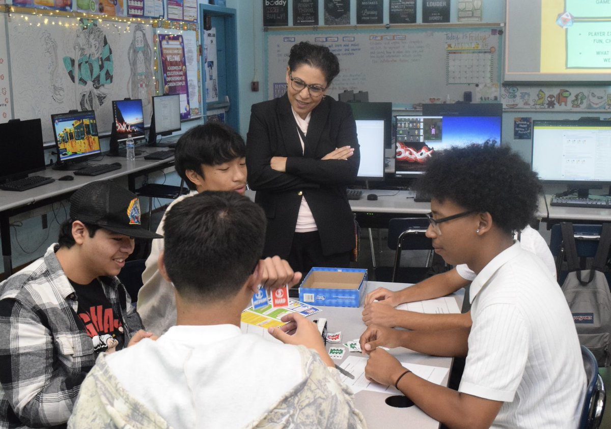 College credit before graduation? At Carson Academy of Education &amp; Empowerment, it’s happening right now. 

Today, we visited with Congresswoman Nanette Barragán and LACCD Chancellor Dr. Alberto J. Román to see <a href="/LASchools/">Los Angeles Unified</a> @cte_linkedlearningla Dual Enrollment in action — where