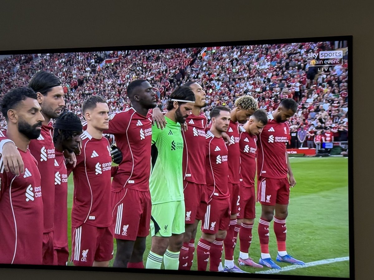 Joannemaher's tweet photo. Impeccably observed. Thank you @afcbournemouth #Forever20 #YNWA #AS30 https://t.co/XguNRPdD8O