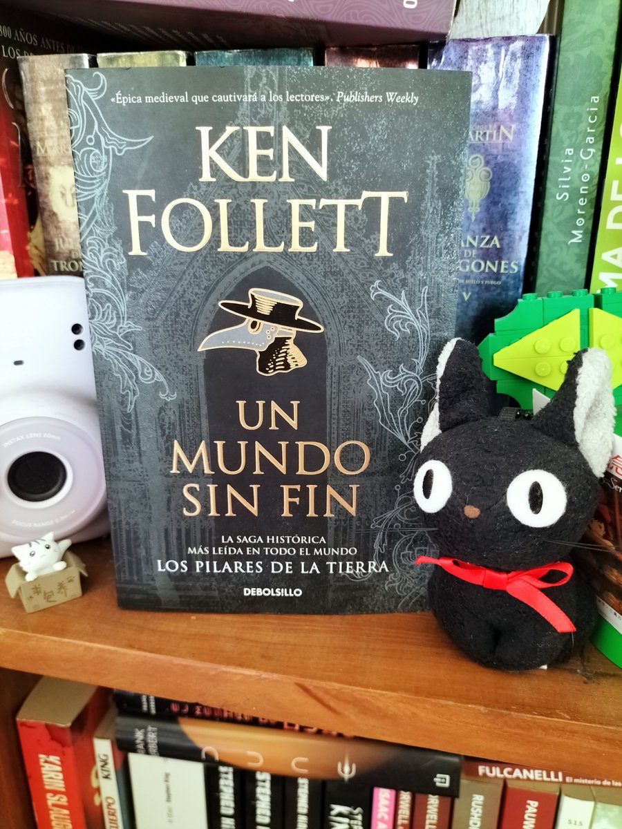 La vida solia ser sencilla antes de la peste negra que vestir a dónde ir, ahora las cosas son diferentes, si un ser querido estuviera enfermo harías lo correcto y sobre todo arriesgarias tu vida por alguien que no haría lo mismo por ti.