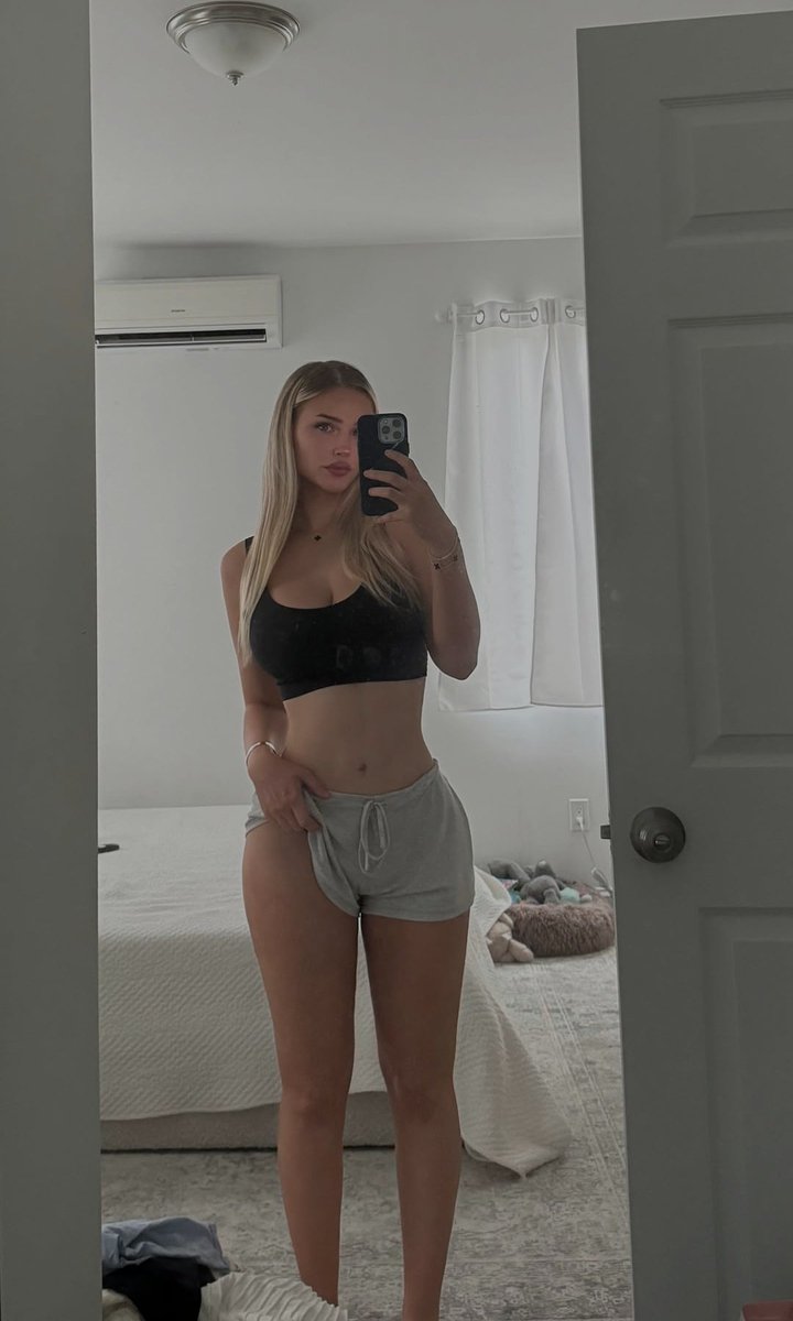 Willst du mit mir den Abend verbringen? 😜🥵
Teilen= 1 Foto mehr per PN