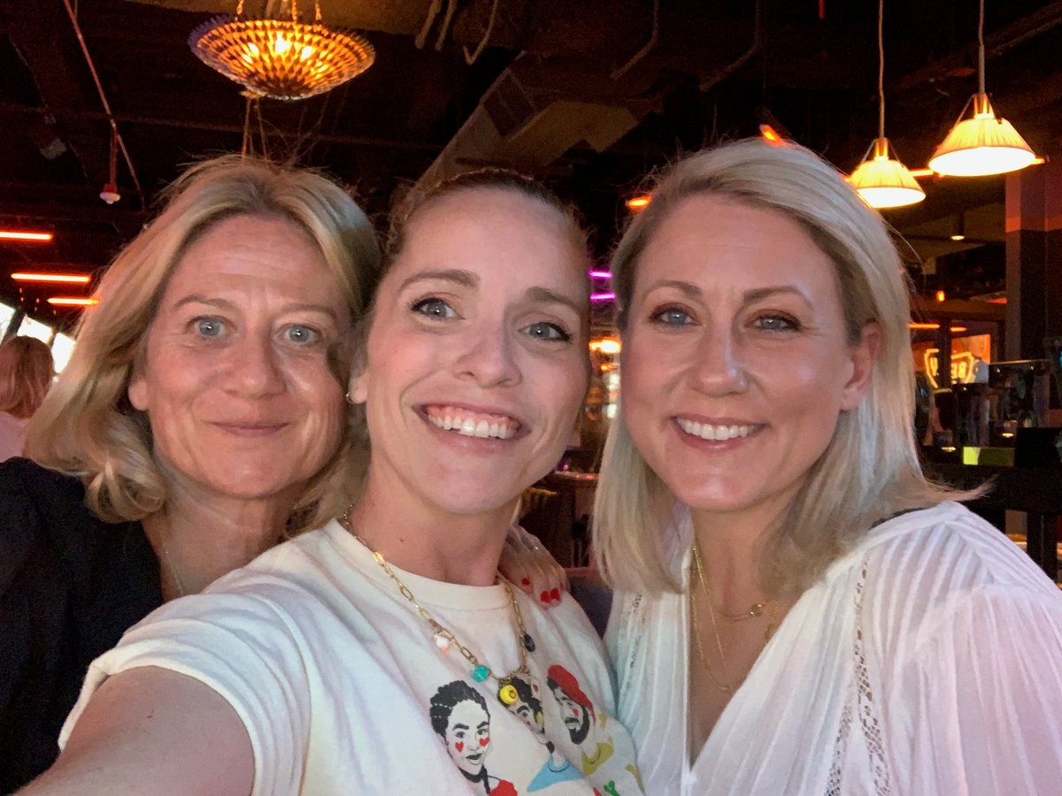 24seventalent's tweet image. Strikes, spares, and team spirit! 🎳 Our LA crew brought their A-game to the lanes for a fun night out with the team.

#teamouting #worklifebalance #teambonding #teamwork #24seven