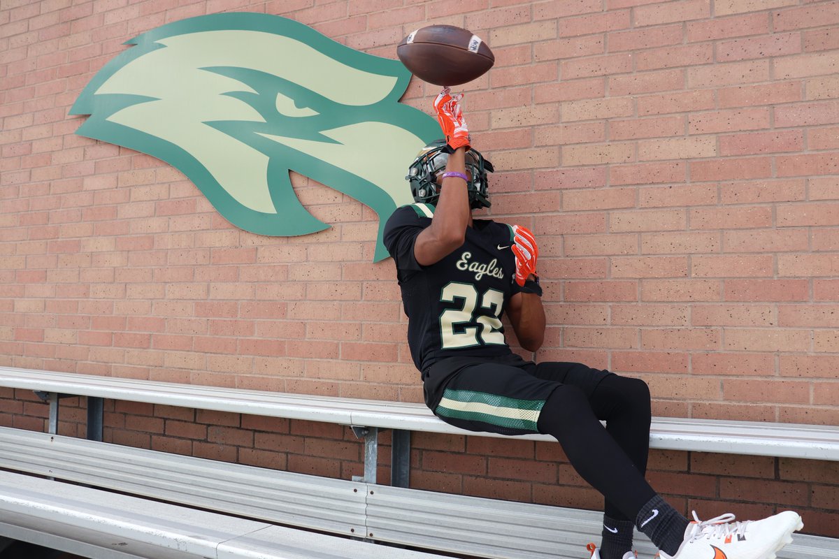 Deondre Gordon-Brown (@drebrown1k_) on Twitter photo 🦅BACK AT THE NEST🦅
#22 Coming for it all💪🏽💯
Friday Night Lights Tonight!
#GODSON #CyFallsFootball #DeuceDeuce
<a href="/CyFallsFB/">CyFalls Football</a>
<a href="/TheLabCypE/">THE LAB 7v7</a> 🦅BACK AT THE NEST🦅
#22 Coming for it all💪🏽💯
Friday Night Lights Tonight!
#GODSON #CyFallsFootball #DeuceDeuce
<a href="/CyFallsFB/">CyFalls Football</a>
<a href="/TheLabCypE/">THE LAB 7v7</a>
