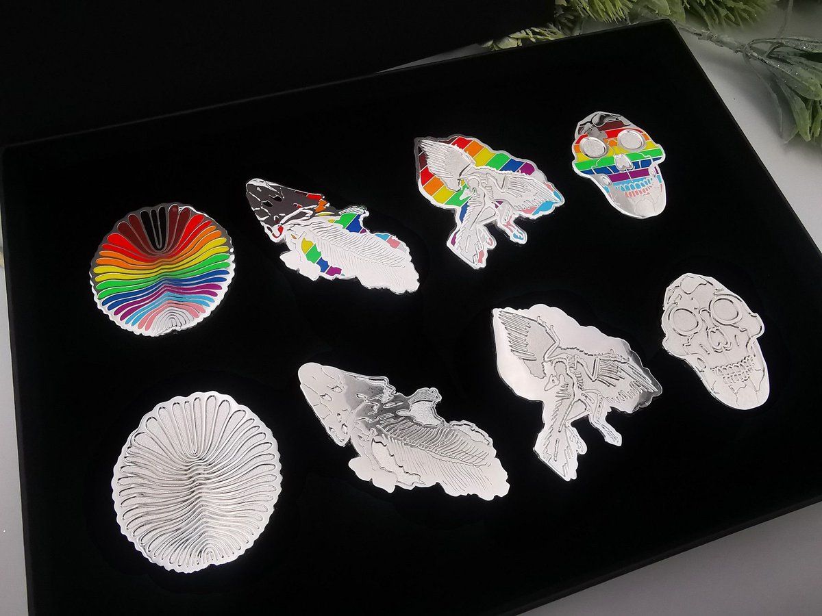 palaeoiris's tweet photo. Celebrate our resurgence as a Lazarus Taxon with a 20% off store-wide sale: https://t.co/HXYLvwbBXB
#queer #pridemerch #pridepins #pridestickers #etsysale #paleoart https://t.co/KdZMPgxzBl