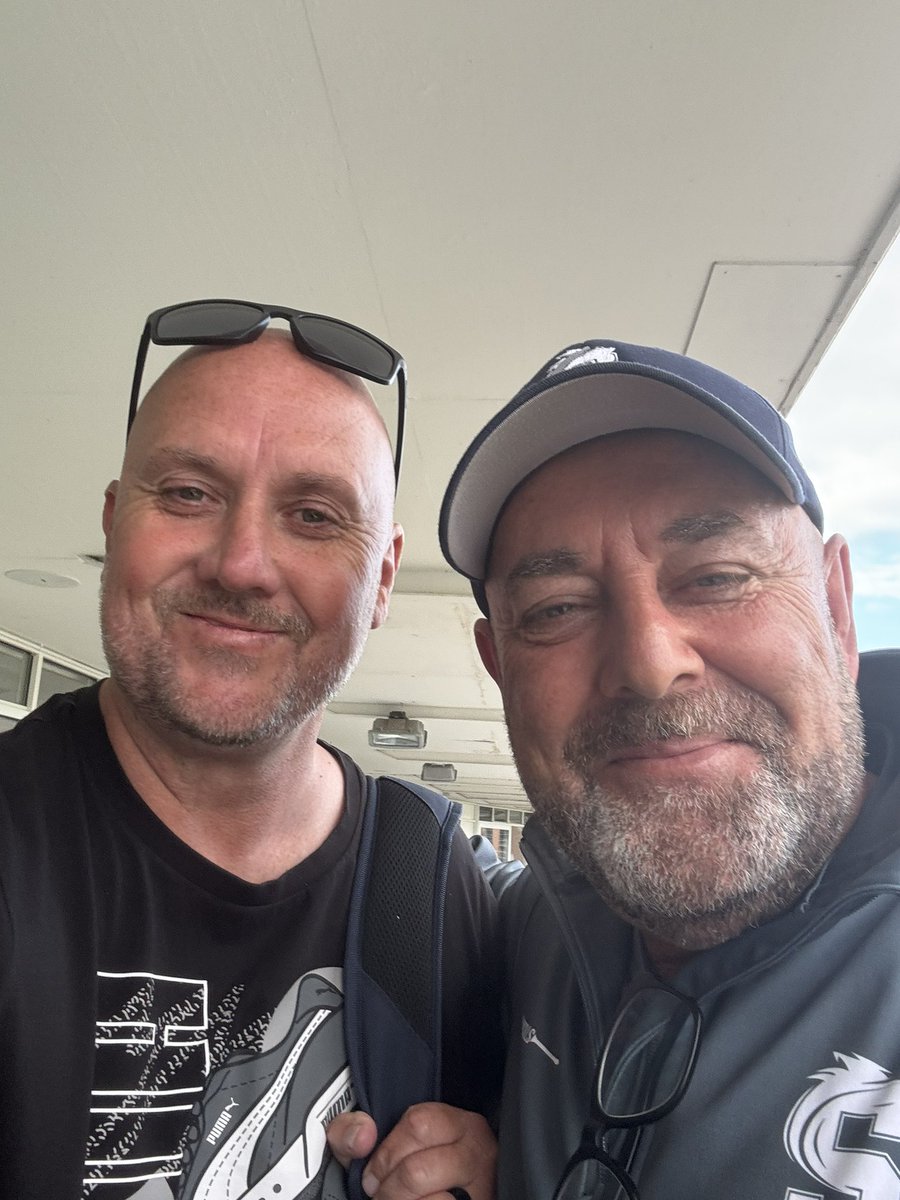 Not often seen in the same room.

Lovely to see <a href="/darren_lehmann/">Darren Lehmann</a> today, <a href="/NorthantsCCC/">Northamptonshire Steelbacks</a> to good for us today.