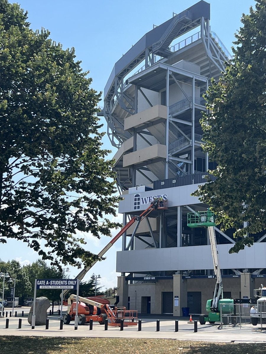 audsnyder4's tweet image. Fresh signage going up at Beaver Stadium