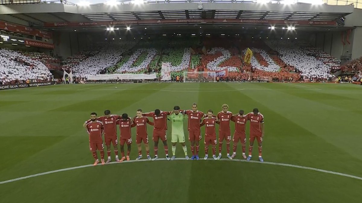 A tifo as a tribute for Diogo Jota from Liverpool fans. 🕊️❤️
 #PremierLeague