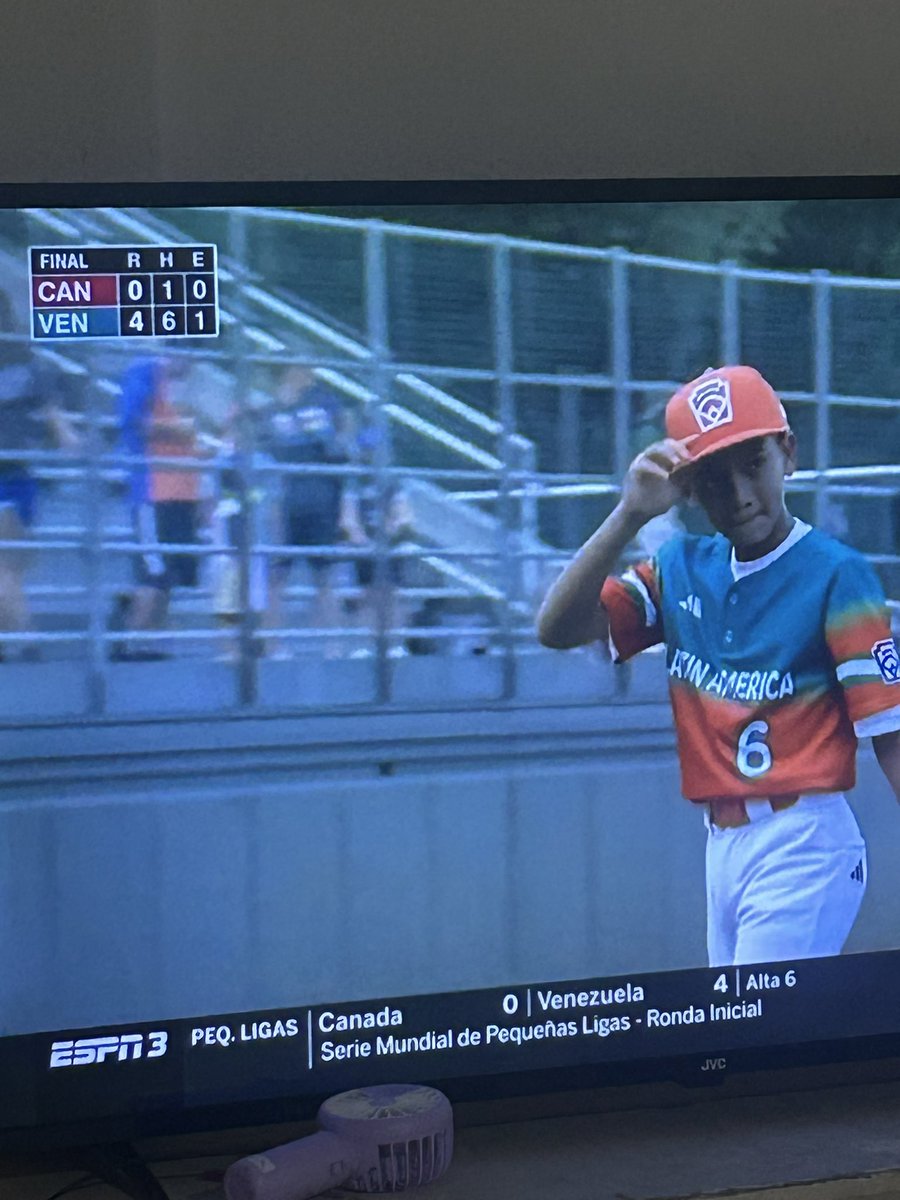 Béisbol de altura juegan estos chamos! 🇻🇪

El lunes Venezuela enfrentará a Japón en lo que promete ser un partidazo.

¡Vamos muchachos!