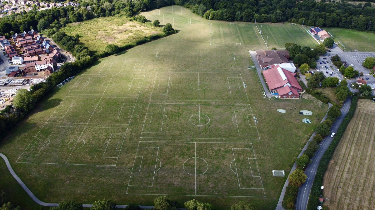 sidelineshants's tweet photo. 😍 Loving these aerial shots of the Junior pitches we marked out recently at @PTFCTheRams ⚽️🐏

📸 Huge ‘thank you’ to William Kemp for the images! 🙌

⏱️ Save time and remove the hassle with our initial marking service ahead of the new season! ✅

📨 sidelineshants@gmail.com https://t.co/Zk2hNikd5r