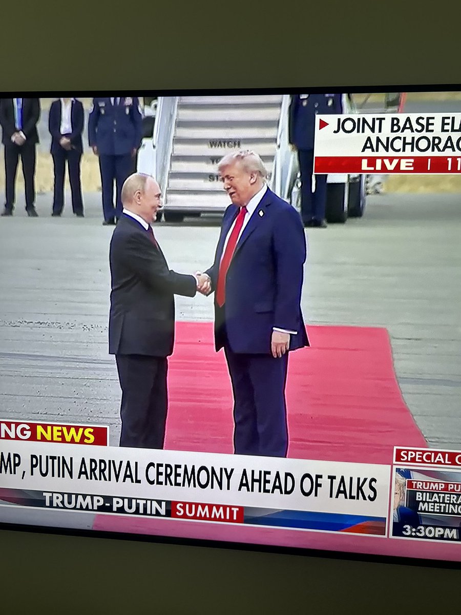 jalenhurtsish1m's tweet photo. #Dondaldtrump and #putin 👀👀👀 https://t.co/IBV6zrlSbZ