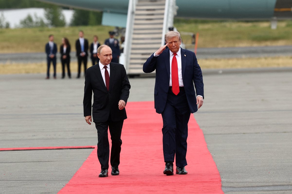 US President Donald Trump, Russian President Vladimir Putin arrive in Alaska ahead of groundbreaking talks on Ukraine
dailysabah.com/world/americas…