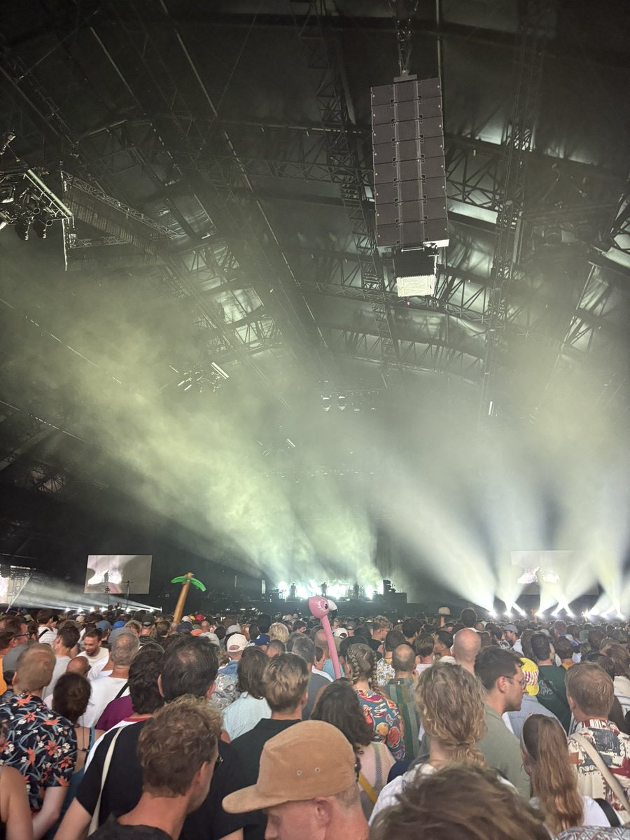 Zo’n 17,5 jaar later na Pinkpop 2008 weer ouderwets Queens of the stone age live gezien op Lowlands. De wereld blijft veranderen, maar zij blijven nog net zo goed als toen! ‘S werelds❤️