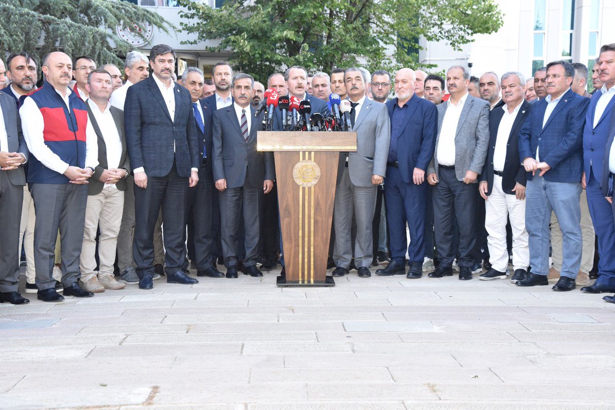 Bu teklifin müzakere edilebilecek tarafı yok !

Memur-Sen 
Genel Başkanımız Ali Yalçın;

8.Dönem Toplu Sözleşme sürecinde taban aylığa teklif edilen, 1.000 TL’lik rakamın kabul edilemeyeceğini, bu teklifin masayı değil meydanları gösterdiğini söyleyerek, 
18 Ağustos 2025