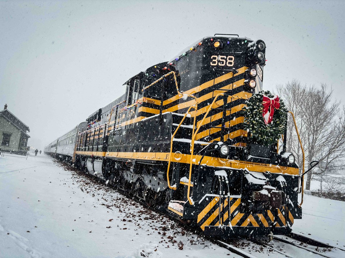 FortWayneRails's tweet photo. For over 100 years, Santa has arrived in Northeast Indiana on steel rails — and this December, our very own Christmas Train keeps the magic rolling! Ticket sales start next Wednesday at 6:00 PM! #visitindiana @VisitFortWayne #inindiana https://t.co/0yfadYnEii https://t.co/IACSAC7poW