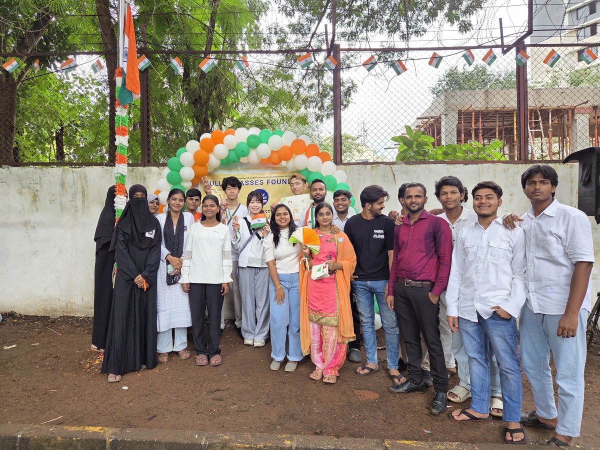 gullyclasses's tweet image. (6/6)
Here’s to unity, freedom, and building a brighter future together! 🙌🇮🇳
#IndependenceDay #GullyClassesFoundation #79thIndependenceDay #UnityInDiversity #CommunityLove #WithTheKids