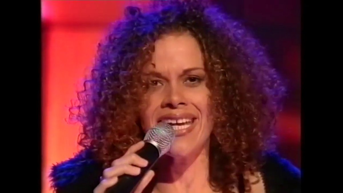 Christ on a cracker, Billie Myers is making an excellent argument for autotune right now🤪
#TOTP