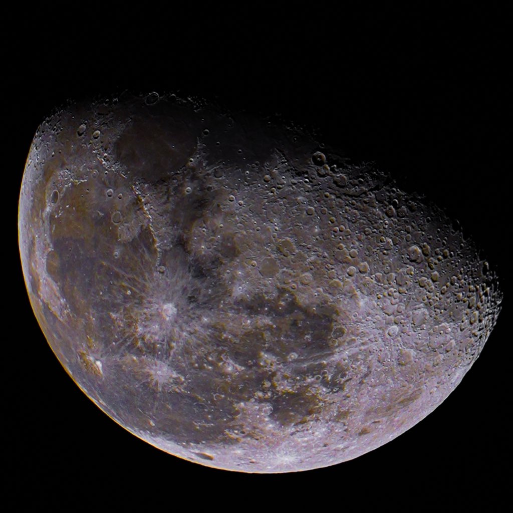 به قشنگی‌ ماه امشب 🌓