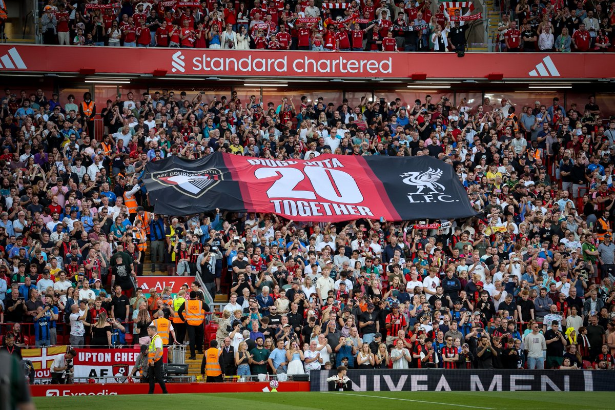 Bournemouth fans unveil a banner in tribute to Diogo Jota.

What a beautiful gesture from the Cherries. ❤️🍒