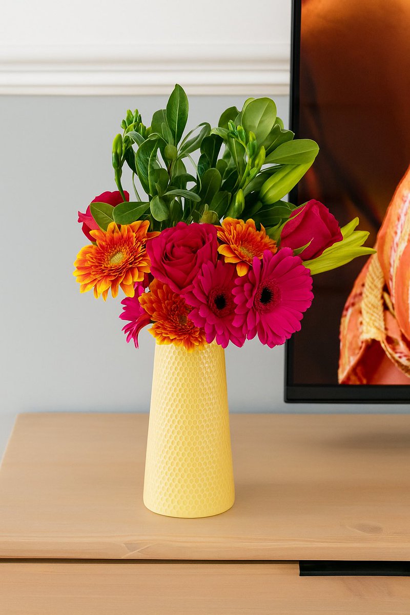 Beautiful flowers from my husband, orange for the new TS album 🥹🧡 #thelifeofashowgirl #tloasg