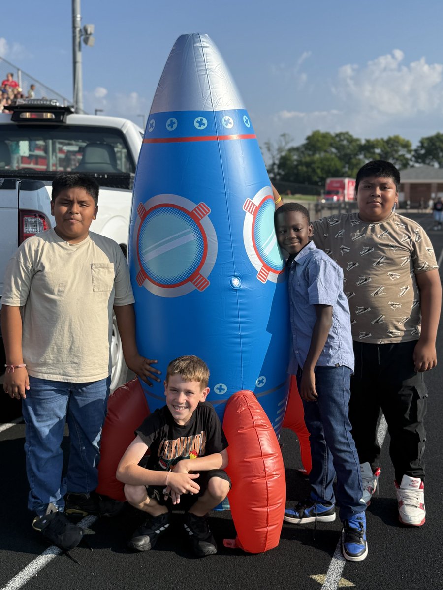 fcsdcentral's tweet image. Our Central students had a blast learning about our PBIS goals for the 25/26 school year! #RespectSelf #RespectOthers #RespectEnvironment