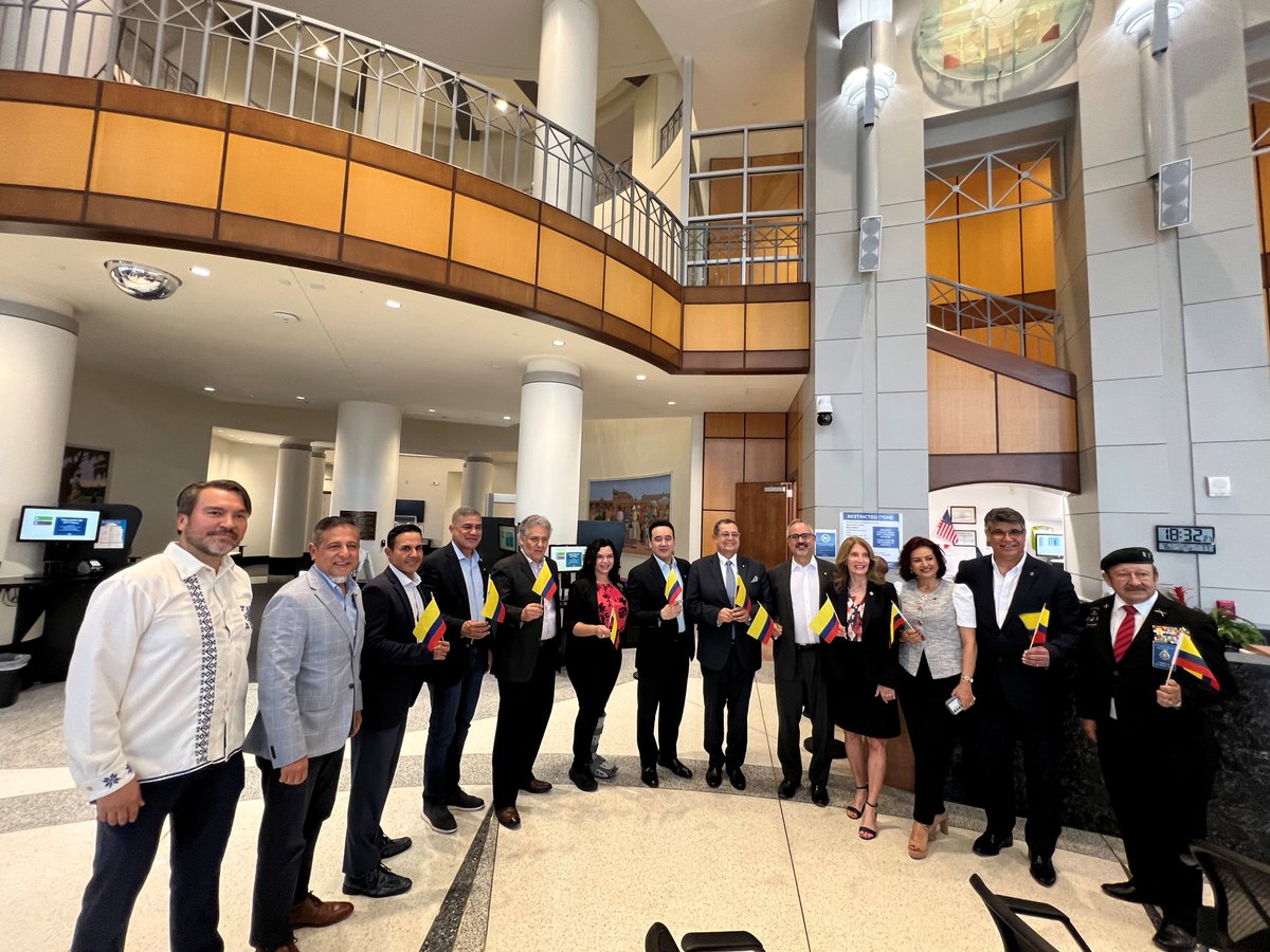 🇨🇴 The Central Florida International Trade Office joined the Colombia Independence Celebration at Orlando City Hall—215 years of history, culture, and connection.

Thanks to the Colombian Consulate &amp; City of Orlando!

📦 Ready to export to Colombia? Contact us at the NEC.